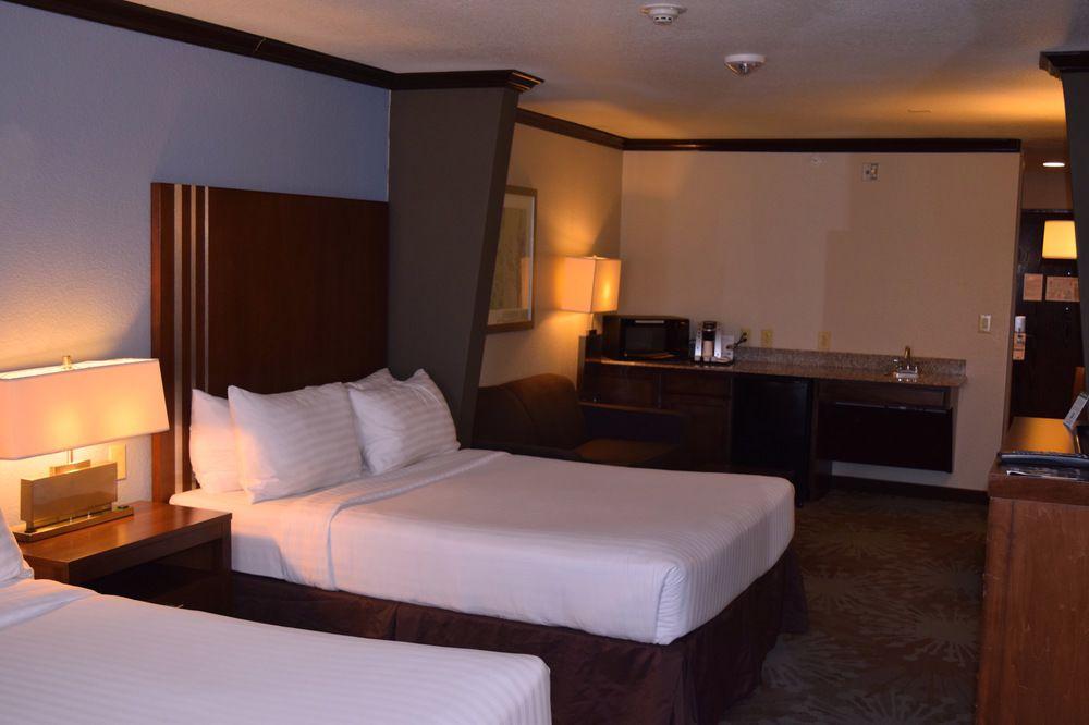 Holiday Inn Express & Suites San Antonio Nw Near Seaworld By Ihg Esterno foto